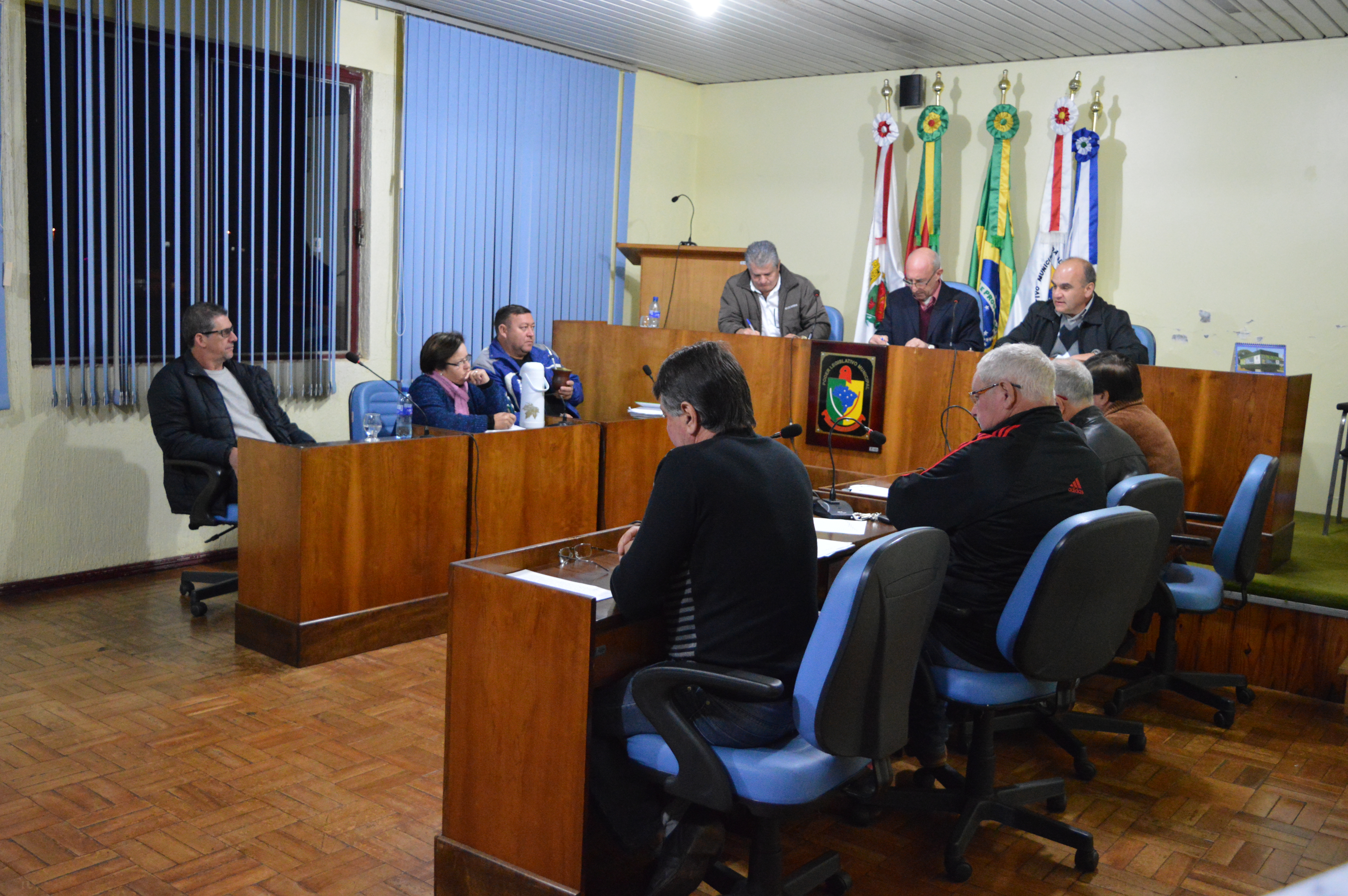 Vereadores reúnem-se em sessão plenária ordinária